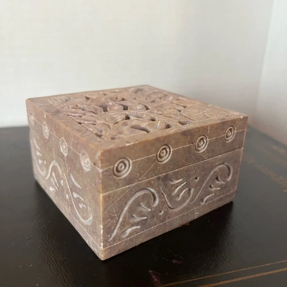 Vintage Etched/Carved Stone Trinket Box Floral Lattice Hinged Jewelry Box Brown